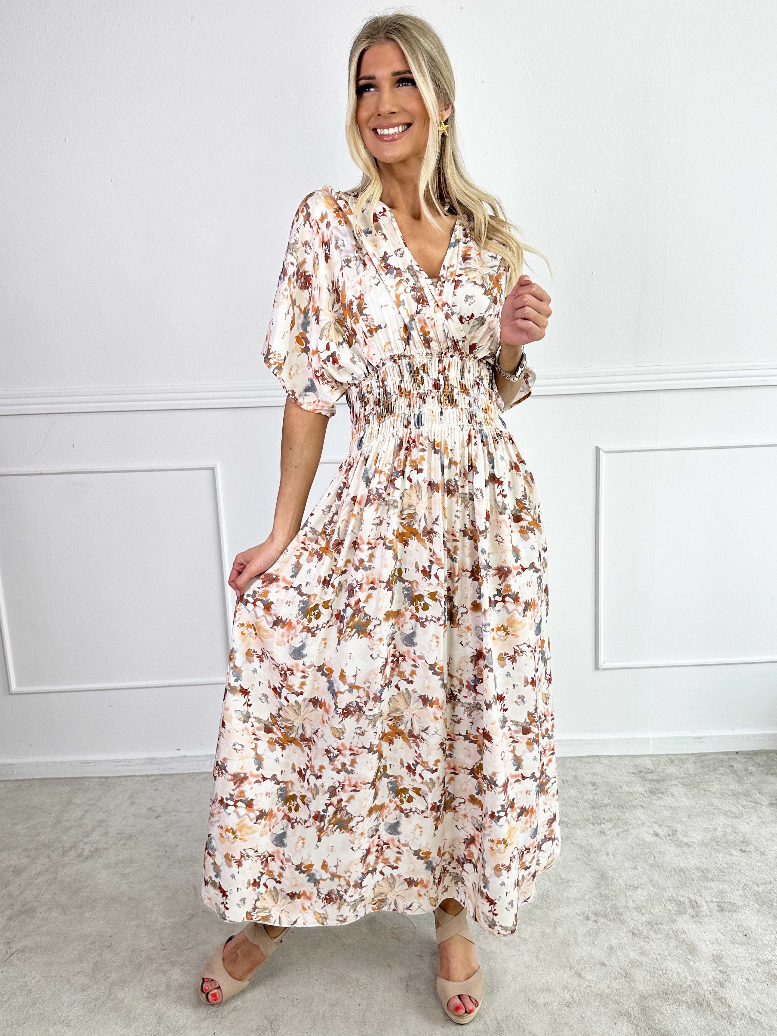 Pams Flower Viscose - Kjole i viskose med blomsterprint og smock